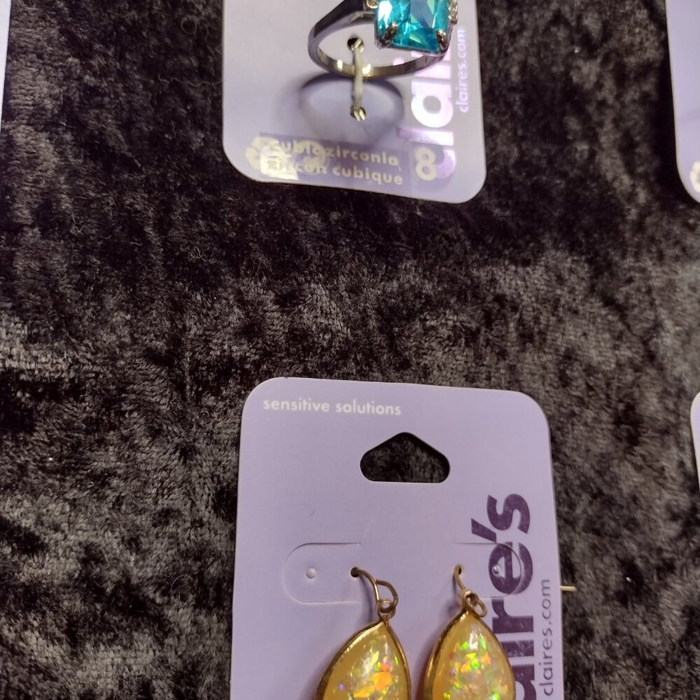 Lot New Claires Colored Faux Gemstone Rings Hypoallergenic Earrings Crawlers Set - Picture 3 of 7